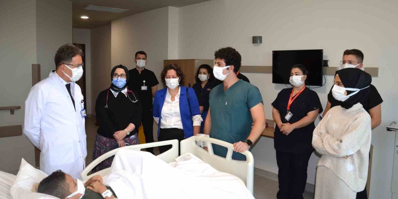 Fedakâr babadan oğluna en anlamlı hediye: 9 yaşındaki oğluna böbreğini verdi.