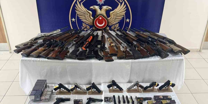 Düzce’de sosyal medya üzerinden silah teşhiri yapan şahıslara yönelik operasyon: 24 gözaltı