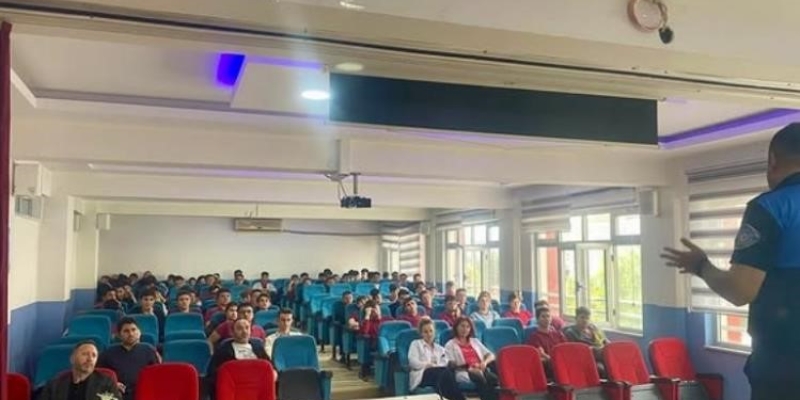 Bozüyük’te öğrencilere şiddet ve sosyal medya semineri