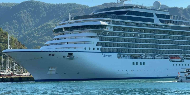 Lüks kurvaziyer "Marina" Marmaris Limanı’na 1194 yolcu getirdi