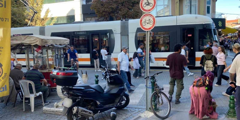 ‘Motosiklet ve bisiklet giremez’ levhaları dikkate alınmıyor