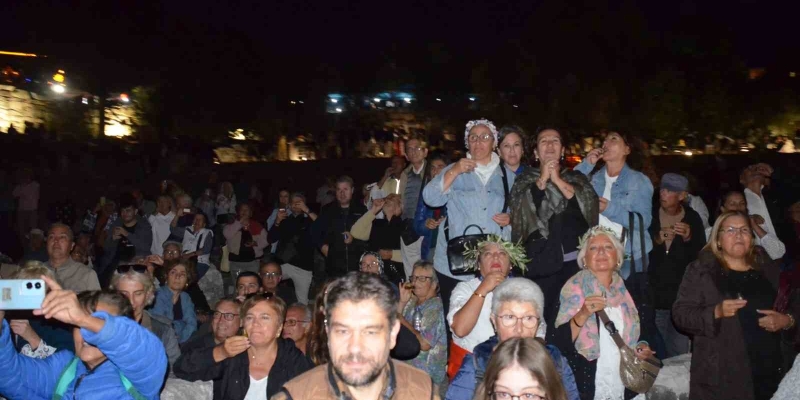 Didim Zeytin Festivali’nde ’zeytinyağı tadım rekoru’ yenilendi