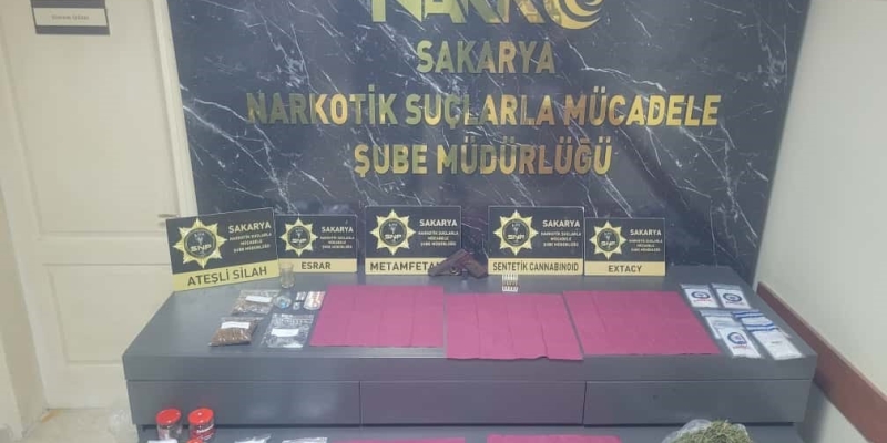 Sakarya’da uyuşturucu operasyonu: 10 gözaltı