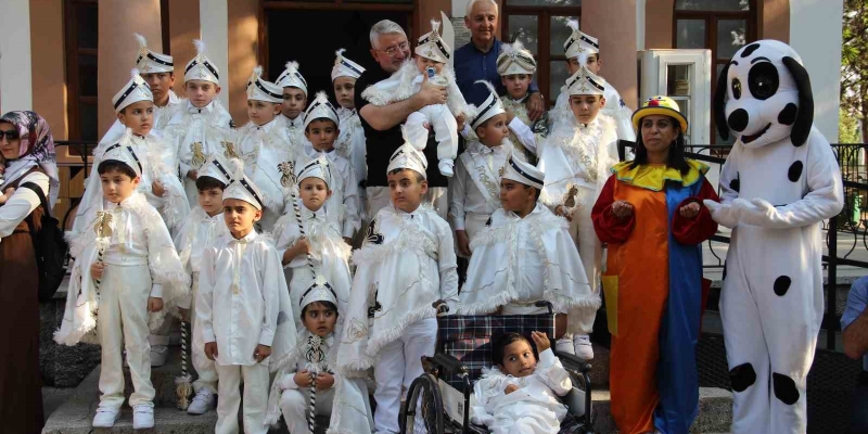 Çorum’da toplu sünnet şöleni renkli görüntülere sahne oldu
