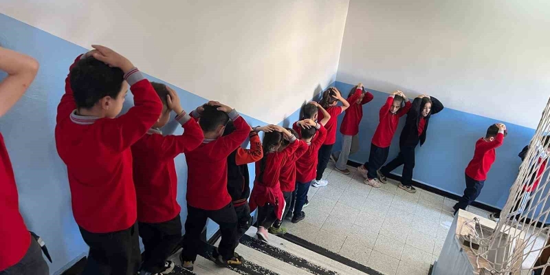 Bingöl’de 54 okulda eş zamanlı deprem tatbikatı