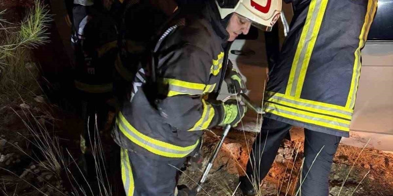 İki gence mezar olan araç hurdaya döndü