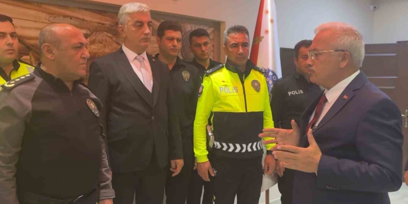 Aksaray Valisinden o polislere başarı belgesi