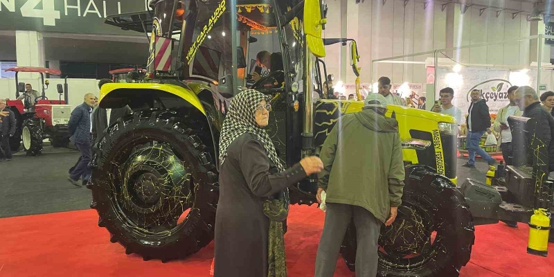 Modifiye traktörler Bursa Tarım Fuarı’nın ilgi odağı oldu