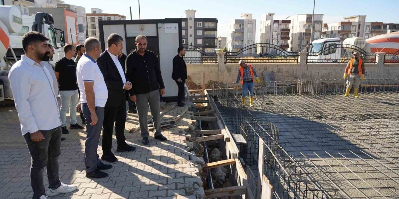 Adıyaman Belediyesi ek hizmet binasında temel betonu döküldü