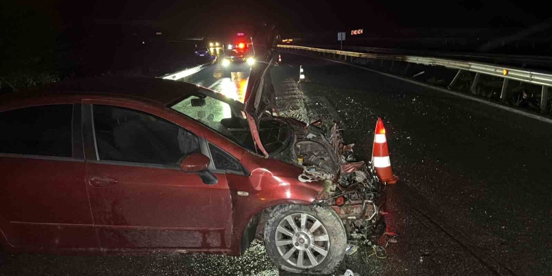 Düzce’de otomobil bariyerlere çarptı: 1 yaralı