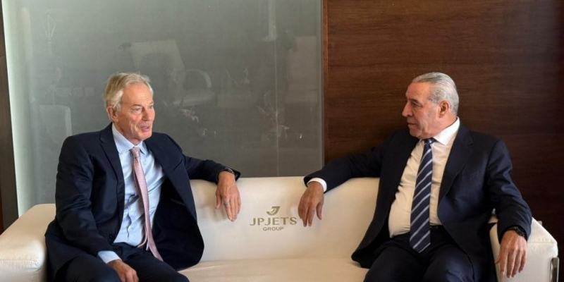 Filistin Devlet Başkanı Yardımcısı Al-Sheikh, İngiltere’nin eski Başbakanı Blair ile bir araya geldi