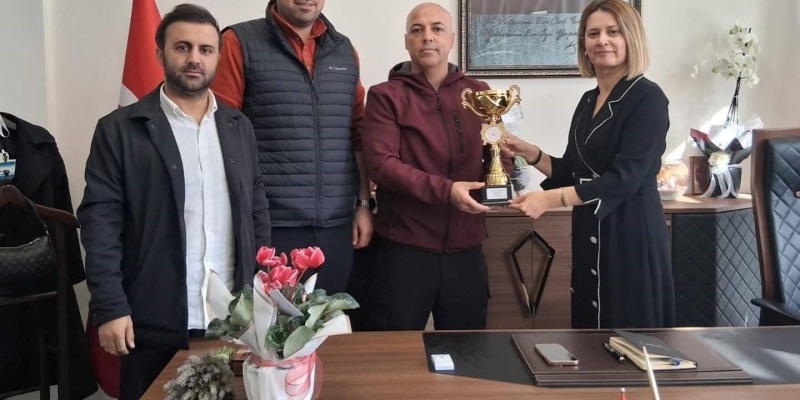 Altıntaş MEM takımı kurumlararası basketbol turnuvasında Kütahya birincisi