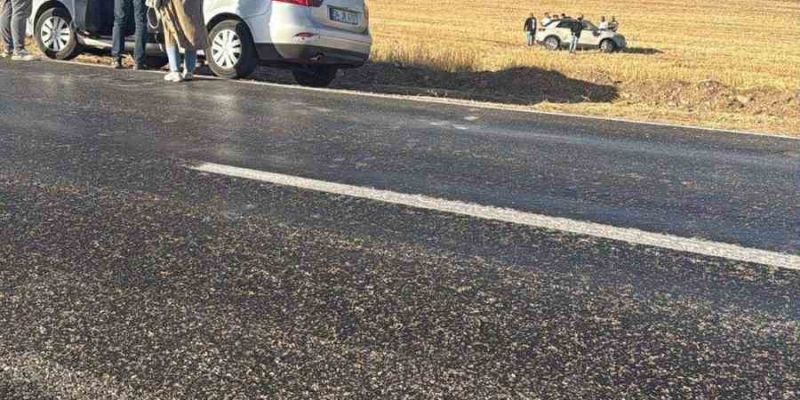 Siirt’te otomobil takla attı: Anne ve çocuğu yaralandı