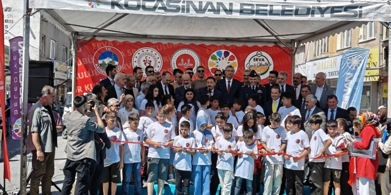 Vali Çiçek: "ERVA Spor Okulu öğrencilerimizin hep arkasında olacağız"
