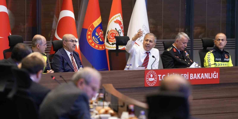 Bakan Yerlikaya: "36 maddelik trafik kanunu 1 Ocak 2026’dan itibaren yürürlüğe girecek"