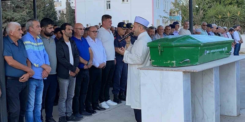 Mersin’deki işçi servisi kazasında hayatını kaybeden 4 kişiden biri toprağa verildi