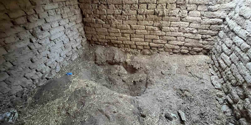 Eskişehir’de 14 yıl sonra ahırdan çıkarılan cesedin gömüldüğü yer görüntülendi