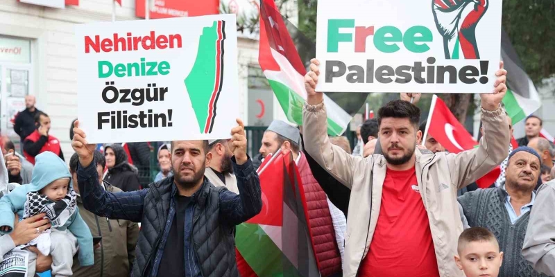 Gebze’de binlerce kişi Gazze için yürüdü