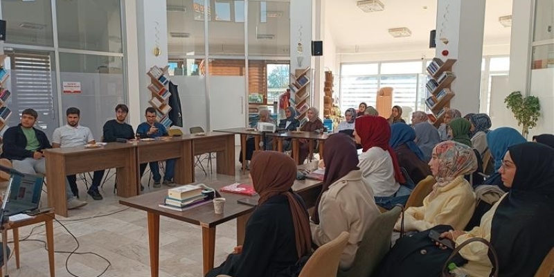 Müslüman kimliği inşa etme üzerine kitap tahlili gerçekleştirildi