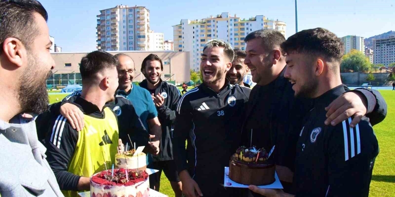Erciyes 38 FK’da sürpriz doğum günü