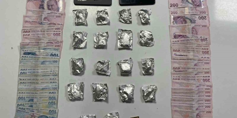 İstanbul’da uyuşturucu taciri uygulamaya takıldı