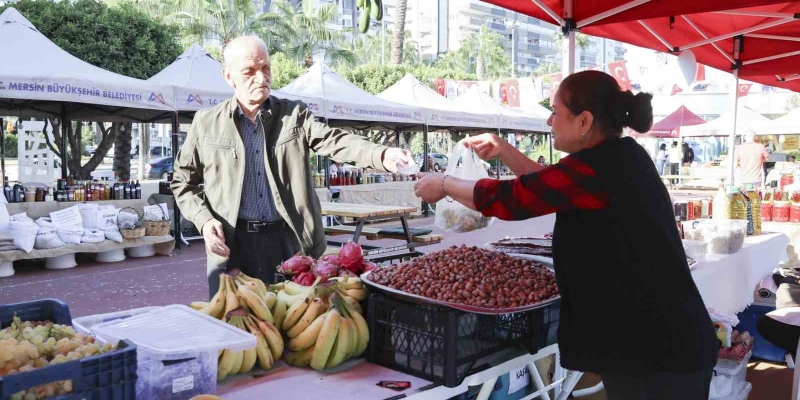 Kadın üreticilerin el emeği ürünleri ’Hasat Pazarı’nda