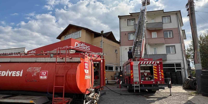 Çatıda yapılan tadilat yangına sebep oldu