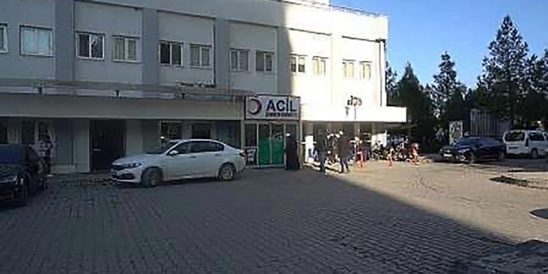 Kurtalan’da kontrolden çıkan motosiklet devrildi, 2 kişi yaralandı