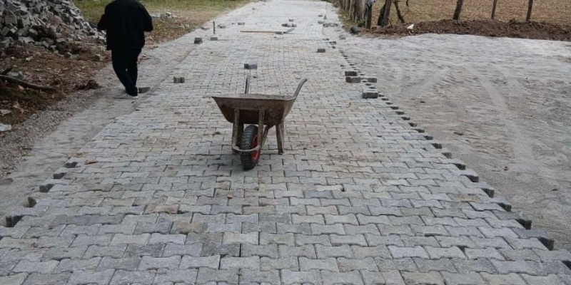 Düzce’de köy iç yollarda kış öncesi son çalışmalar yapılıyor