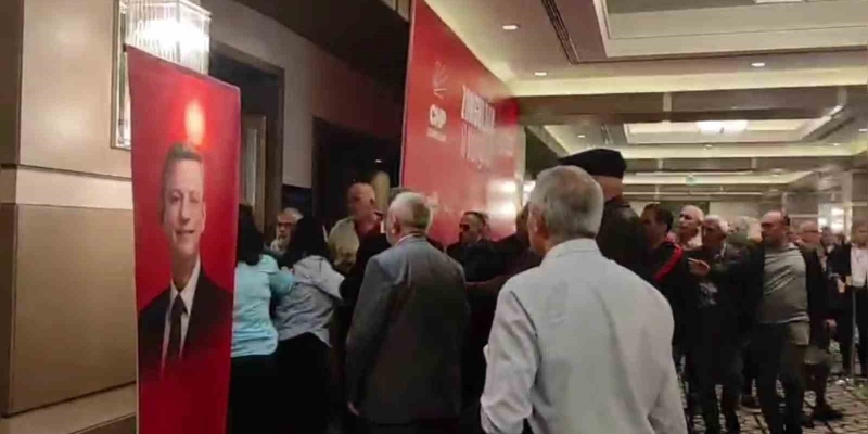Zonguldak’ta CHP’nin kongresinde yumruklu kavga