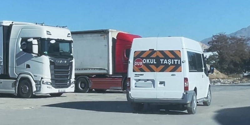 Van’da ’okul taşıtı’ yazan araçta 35 kilo metamfetamin ele geçirildi