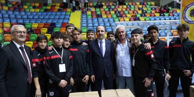 Başkan Altay: "2025’te amatör spor kulüplerimize 144 milyon lira ayni ve nakdi destekte bulunduk"