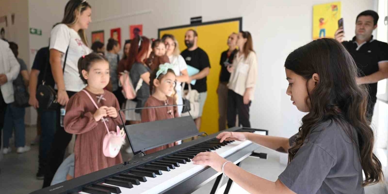 Mersin’de ’Dünya Kız Çocukları Günü’ renkli etkinliklerle kutlandı