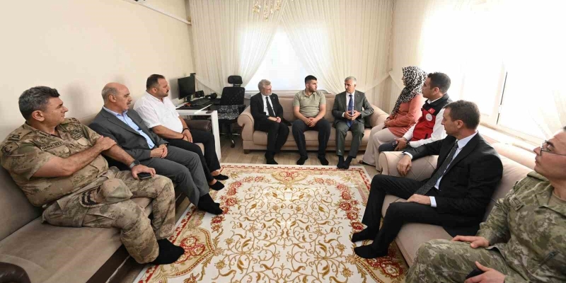 Başkan Görgel’den Pençe-Kilit Harekatı bölgesinde metan gazından etkilenen Mehmetçiğe ‘geçmiş olsun’ ziyareti