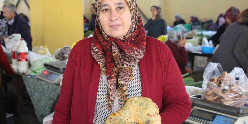 Vatandaş ormandan kova kova topladı, pazarda kilosunu 400 liraya sattı