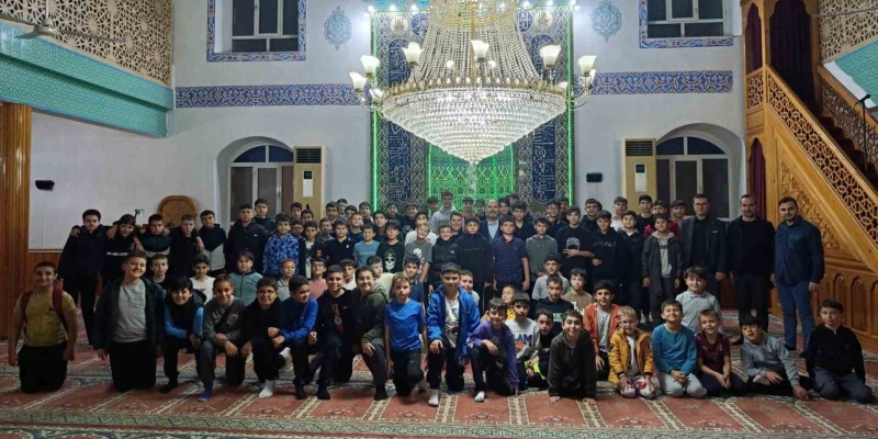 Fatih Camii’nde gençlik buluşması düzenlendi