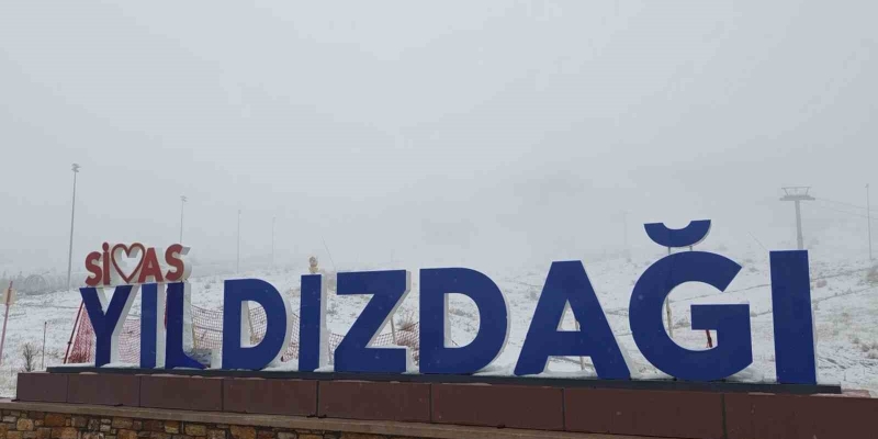 Yıldız Dağı Kayak Merkezi’ne mevsimin ilk karı düştü
