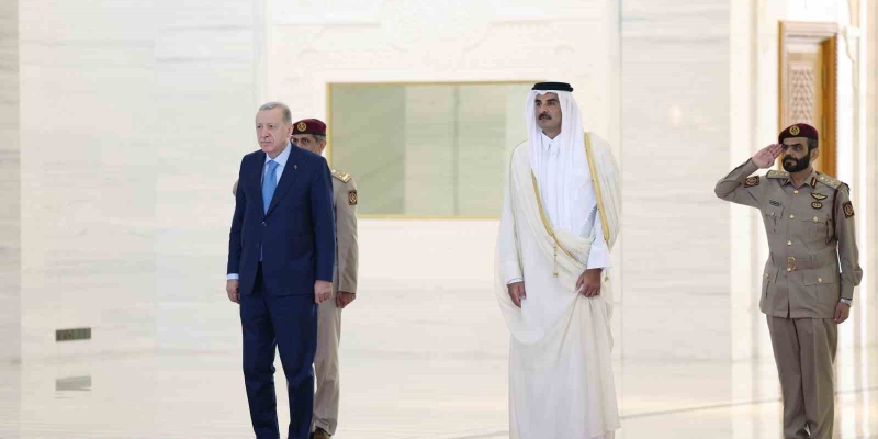 Cumhurbaşkanı Erdoğan, Katar Emiri Al Thani ile görüştü