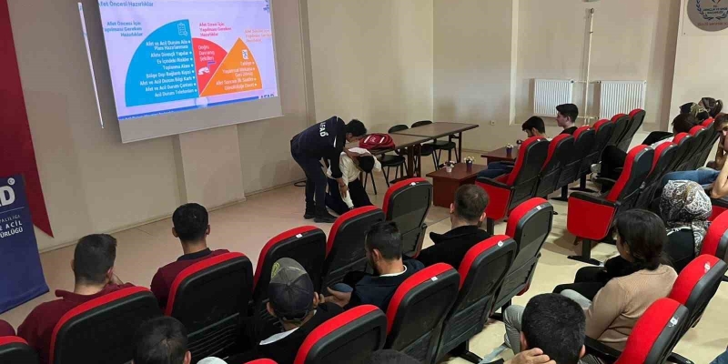 Bucak’ta AFAD tarafından Afet Farkındalık Eğitimi