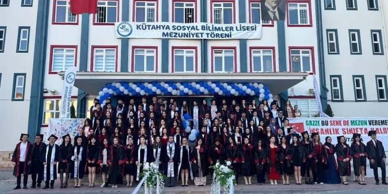 Mezun öğrencilerden Gazze için anlamlı mesaj
