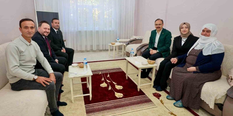 Siir’te "vefa" ve "minnet" buluşmasında şehit aileleriyle bir araya gelindi