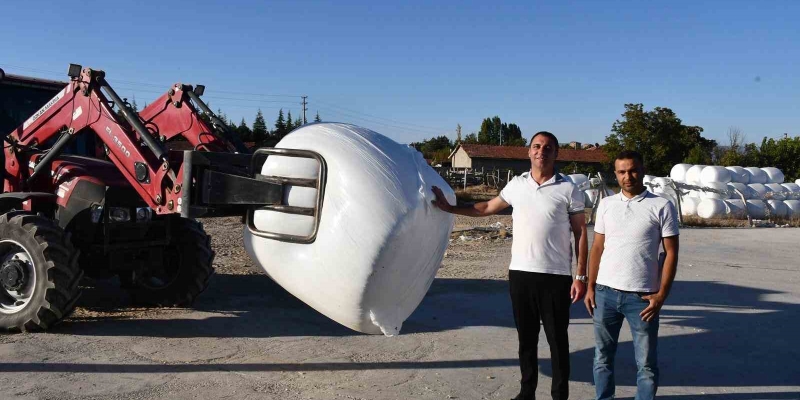 Beylikova’da mısır silajı ve pancar küspesi paketleme sezonu başladı