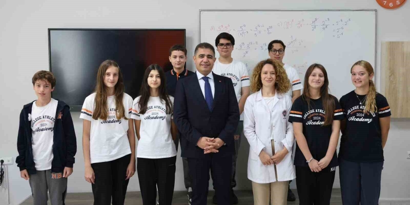 Vali Aslan öğrencilerle okullarda buluşuyor