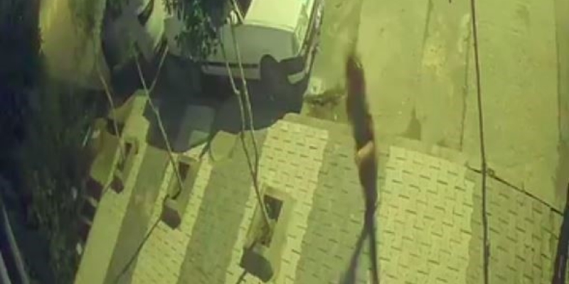 Arnavutköy’de faciadan dönüldü: Freni patlayan araç çocukların arasına böyle daldı