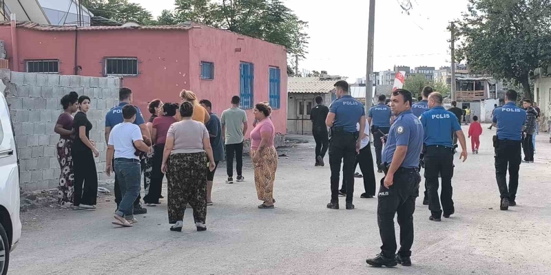 Akrabalar arasında tehlikeli araç kullanma tartışması silahlı kavgaya döndü: 2 yaralı