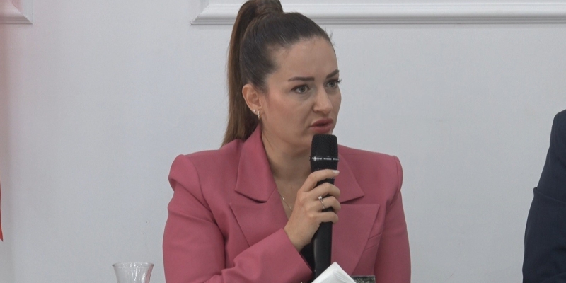 Antalya Büyükşehir Belediye Başkanvekili Özdemir: "Muhittin Başkan günden güne kilo veriyor, bağışıklığı düşüyor"