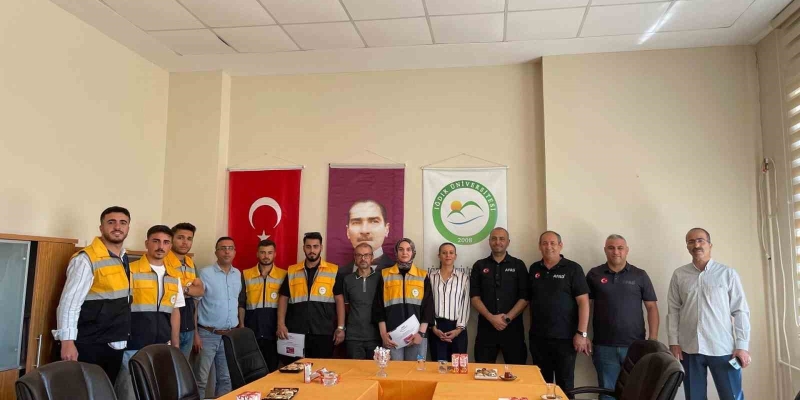 Üniversite ile İl Afet Ve Acil Durum Müdürlüğü arasında AFAD destek gönüllüsü kimlik dağıtım töreni gerçekleştirildi