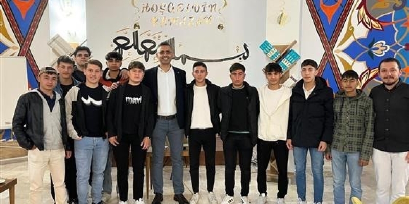 Diyanet Gençlik Merkezi’nde söyleşiler devam ediyor