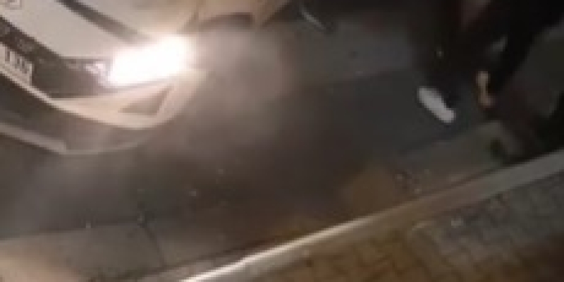 Yolcu otobüsüyle çarpışan otomobilin sürücüsüne ilk müdahale vatandaşlardan
