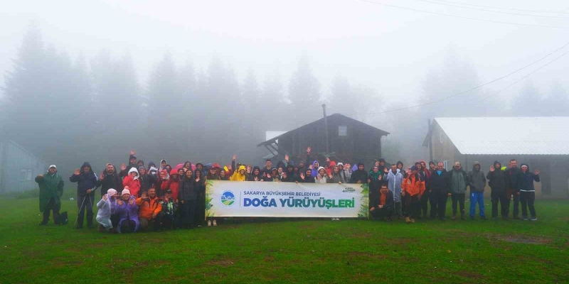 Doğaseverleri büyüleyen rota: 16 kilometre boyunca hiç durmadılar